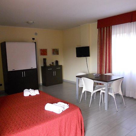 Residence San Prospero Garbagnate Milanese Zimmer foto